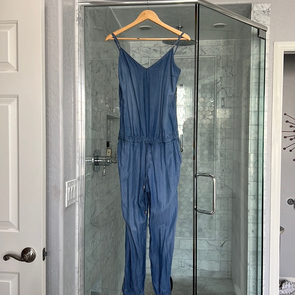 Splendid soft and thin Jean jumpsuit.